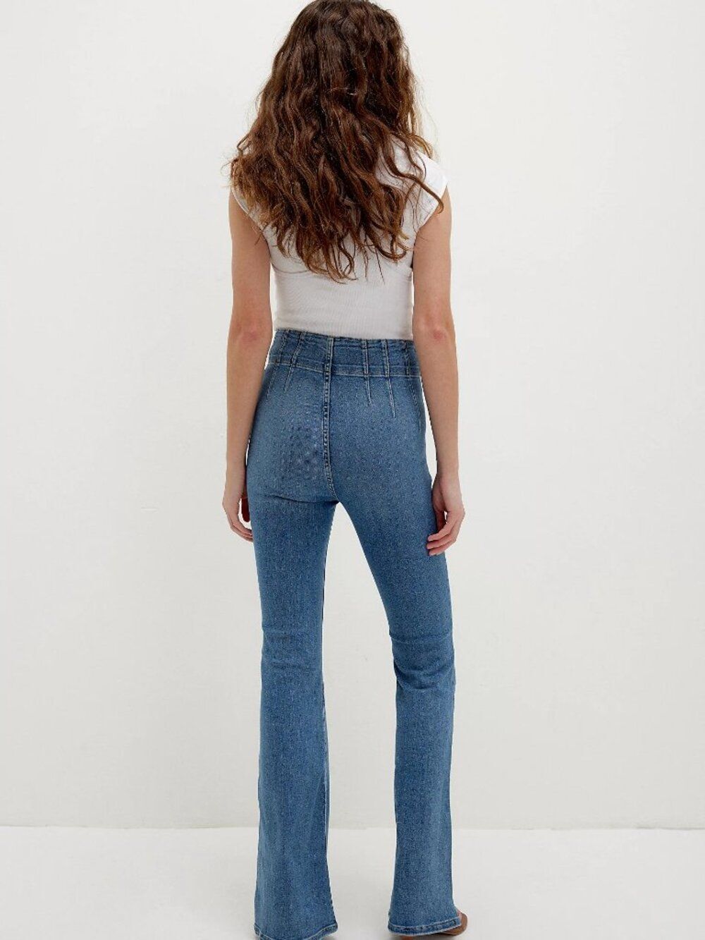 Free People We The Free High-Rise Jayde Flare Jeans in Medium Blue Wash | Sz 26 - Picture 12 of 12